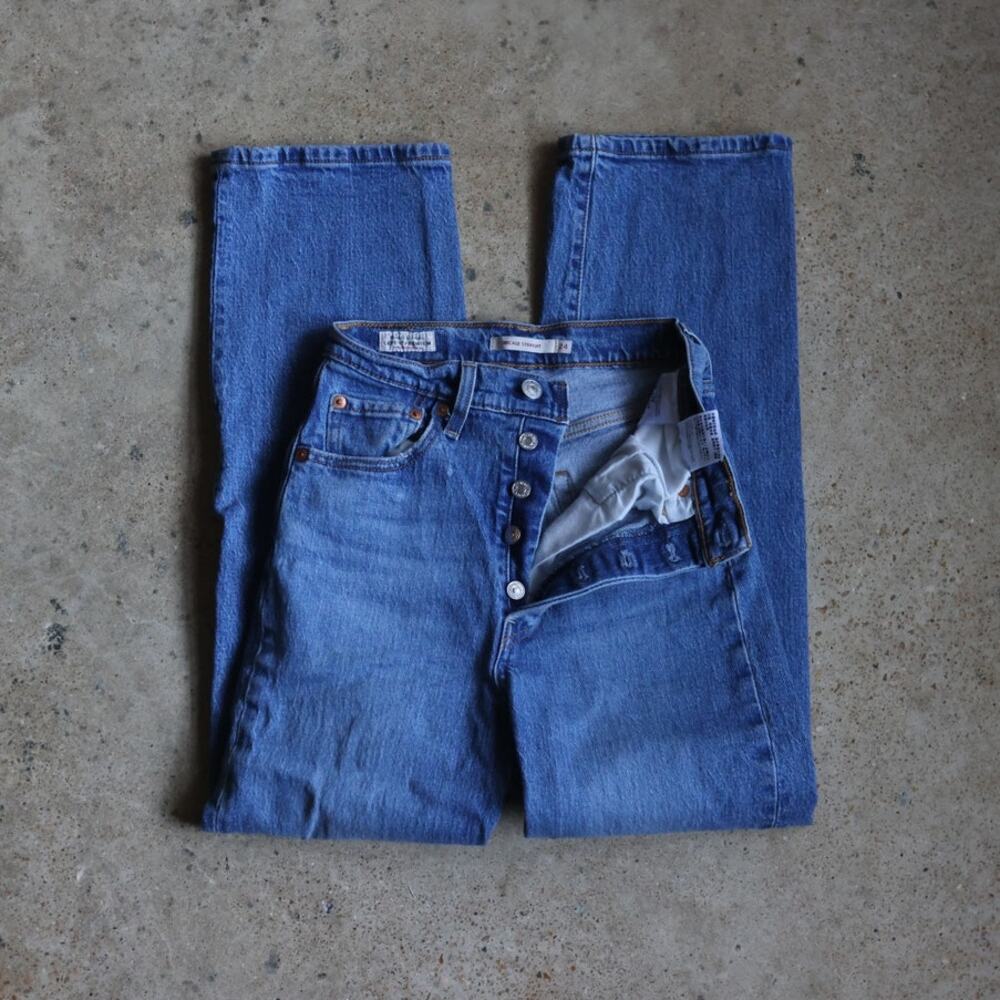 Levi's Ribcage Straight Jeans Women's Size 24 Medium Wash High Rise Denim